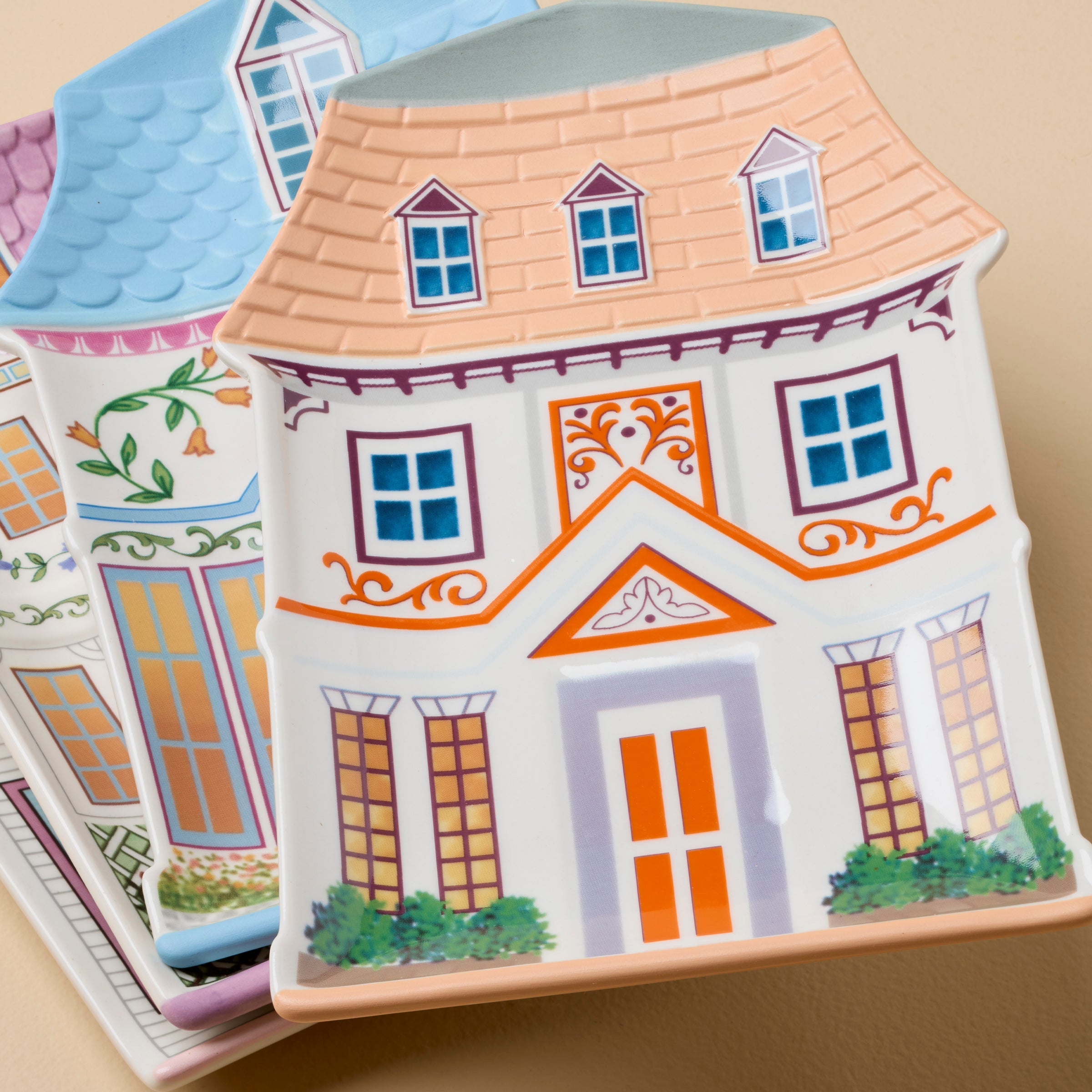 Vintage Cottage House Accent Plates, Set of 4 - Image 7